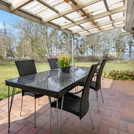2 Bedroom Beautiful In * Farsø